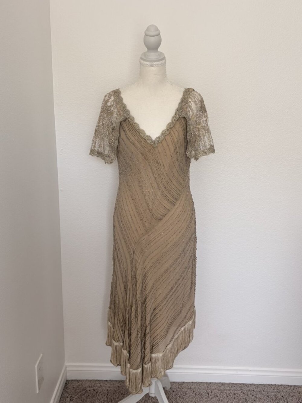 ✨ Ann Taylor Beaded Lace Fringed Silk Midi Dress ✨ Size M